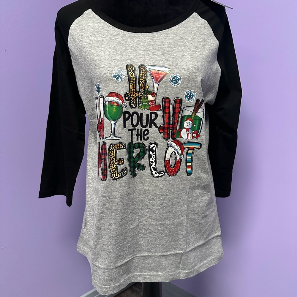 Sofra Black and Gray Raglan Holiday 3/4 Sleeve Tee